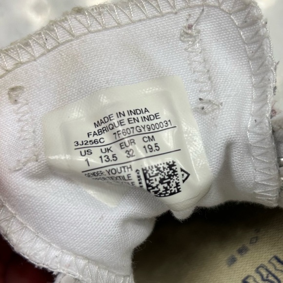 CONVERSE, Chuck Taylors, White, Kids, Size 1 - Picture 9 of 9